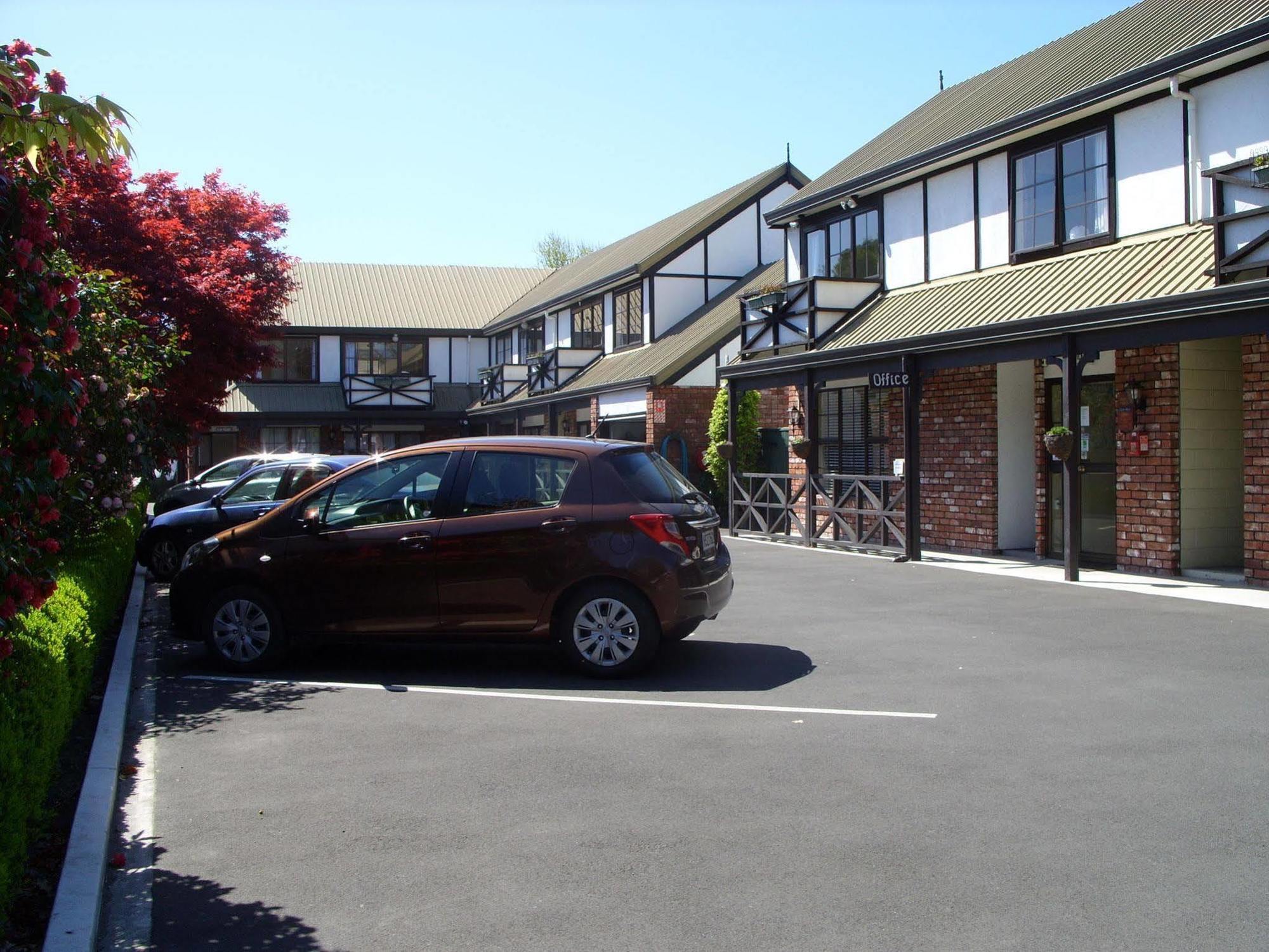 Tudor Court Motel Christchurch Exterior photo